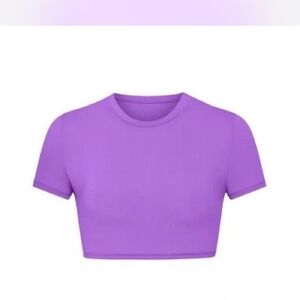 SKIMS Fits Everybody Crop